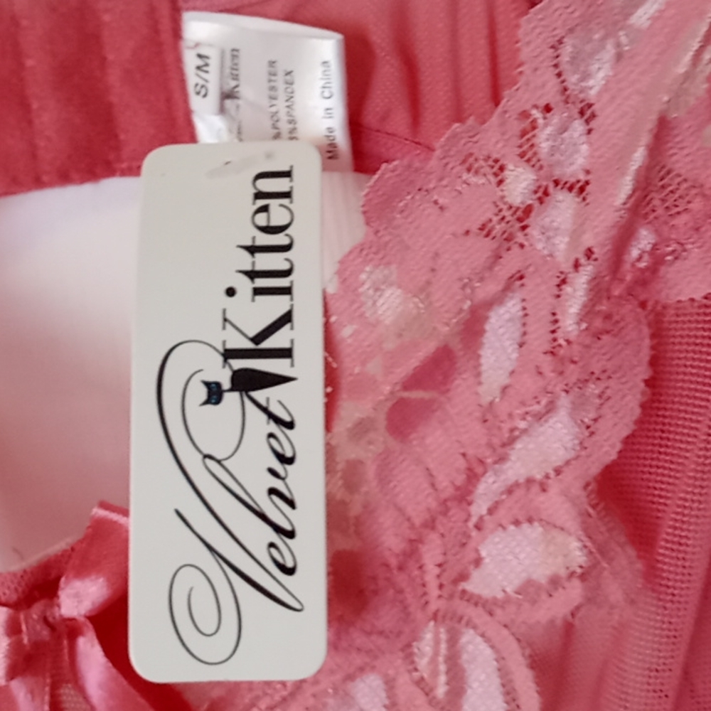 Lingerie - Picture 3 of 4